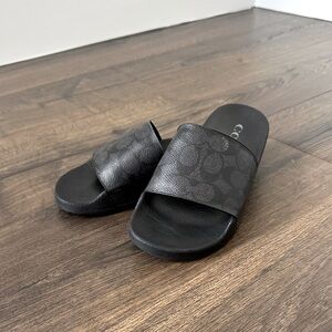 NWOB Coach black womens size 6 slides
25.09.08EB